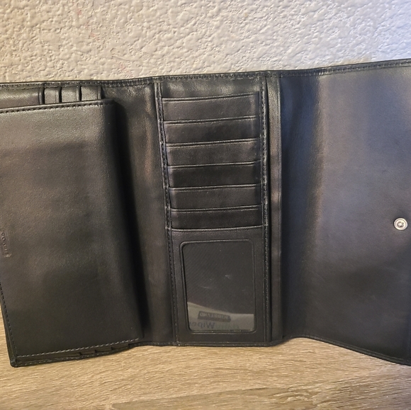 Coach Wallet - Picture 4 of 9